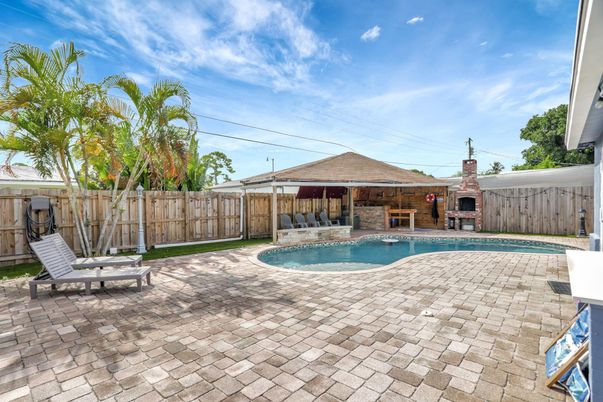Exterior, Fireplace, Pool