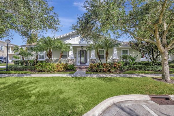 Backyard, Exterior, Facade, Ranch