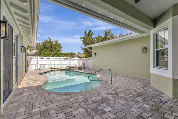 Exterior, Pool