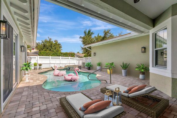 Exterior, Pool