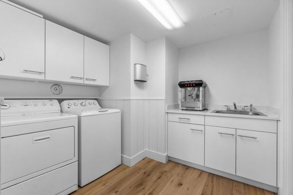 Interior, Washer, Wood Texture Flooring