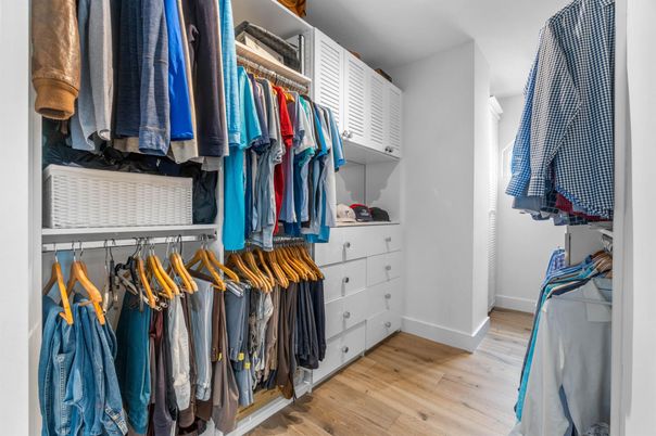 Interior, Walk-in Closets, Wood Texture Flooring