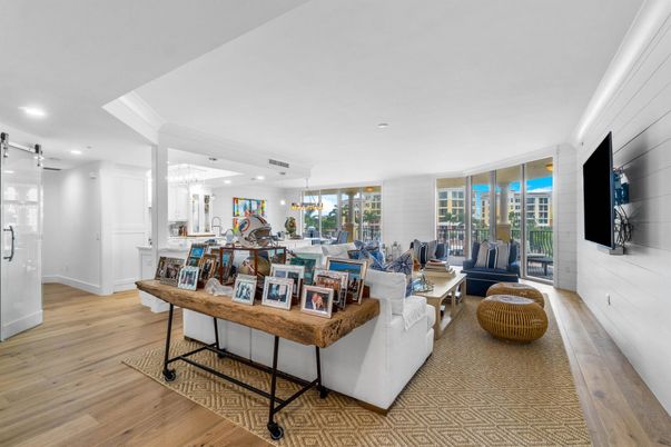 Dining room, Interior, Living room, Pendant Lights, Recessed Lighting, Wood Texture Flooring