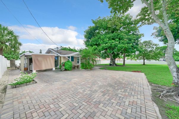 Backyard, Exterior, Hot Tub