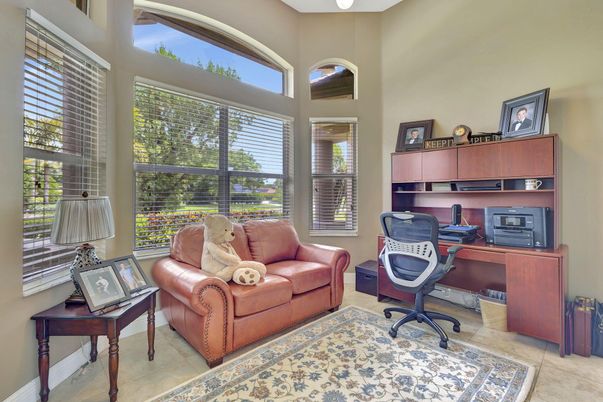 Home Office, Interior