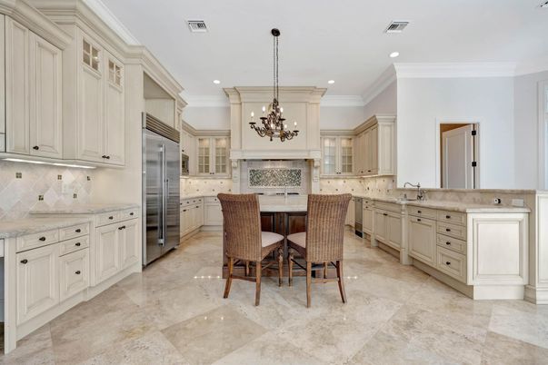 Chandelier, Dining room, Interior, Kitchen, Recessed Lighting, Stainless Steel Appliances