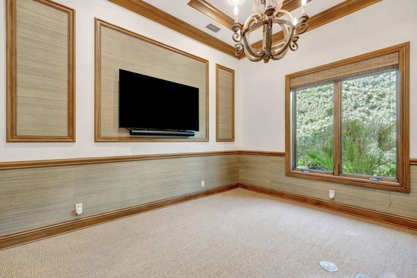 Chandelier, Empty room, Interior, Recessed Lighting