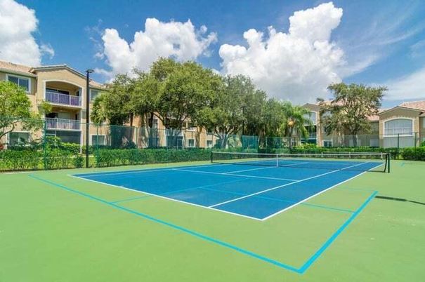 Exterior, Tennis Courts