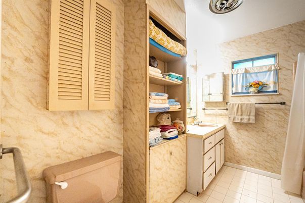 Bathroom, Interior