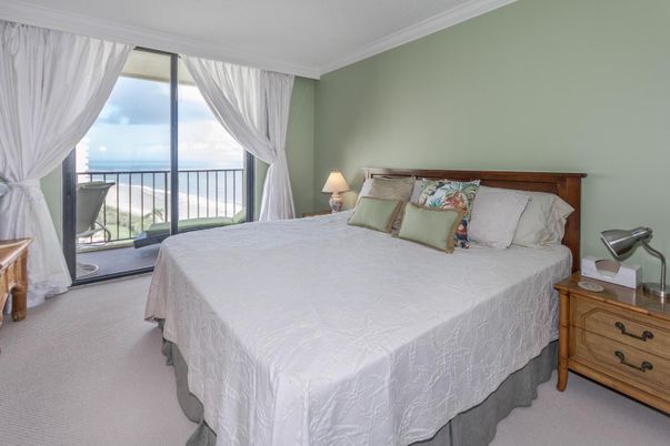 Bedroom, Interior, Water