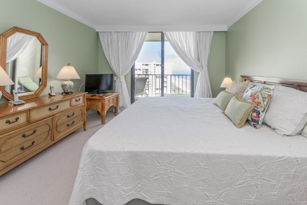 Bedroom, Interior, Water