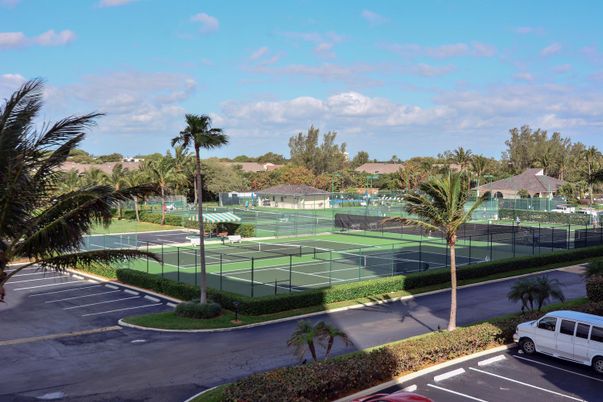 Exterior, Tennis Courts