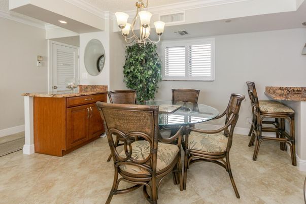 Chandelier, Dining room, Interior, Recessed Lighting