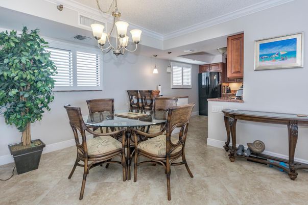 Chandelier, Dining room, Interior, Kitchen, Pendant Lights