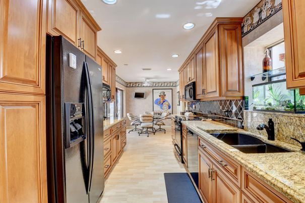 Dining room, Interior, Kitchen, Recessed Lighting, Wood Texture Flooring