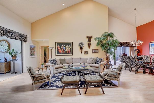 Dining room, Interior, Living room, Pendant Lights, Recessed Lighting, Wood Texture Flooring