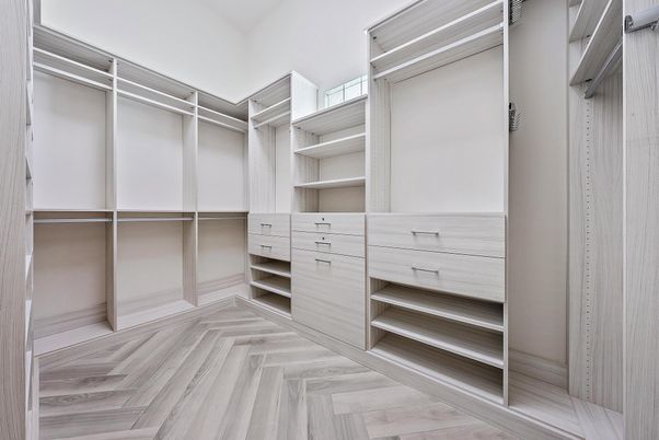 Interior, Walk-in Closets, Wood Texture Flooring