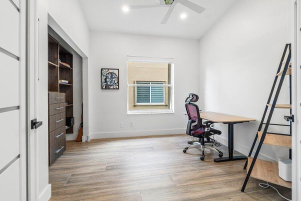 Home Office, Interior, Recessed Lighting, Wood Texture Flooring