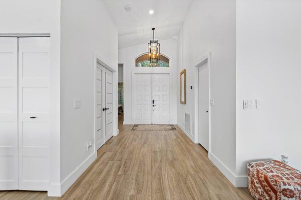 Interior, Pendant Lights, Recessed Lighting, Wood Texture Flooring