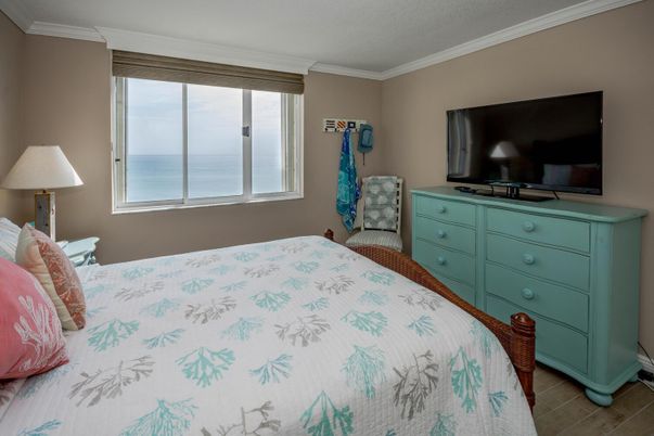 Bedroom, Interior, Water
