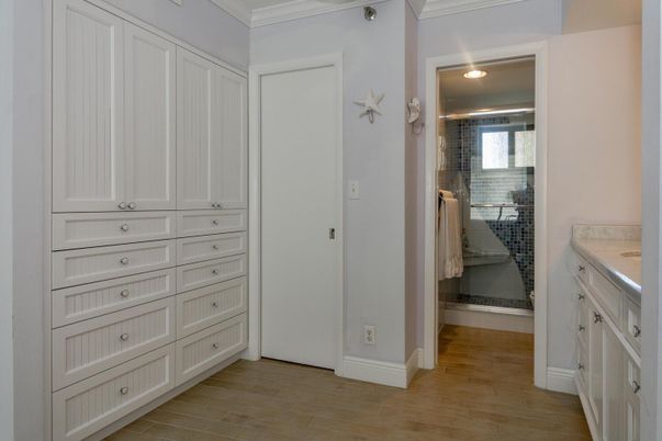 Bathroom, Interior, Recessed Lighting, Wood Texture Flooring