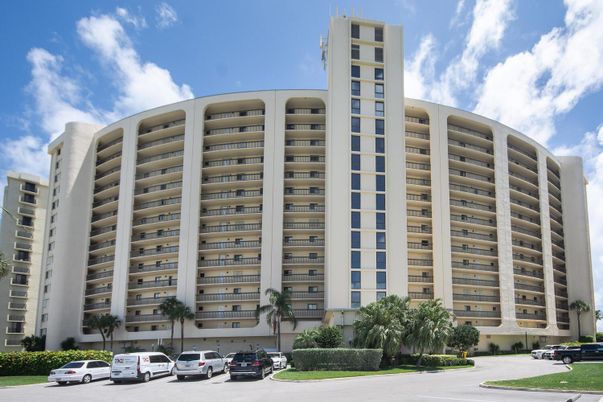 Exterior, Facade, Condo Building