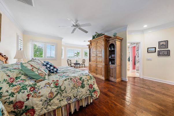 Bedroom, Dining room, Interior, Recessed Lighting, Wood Texture Flooring