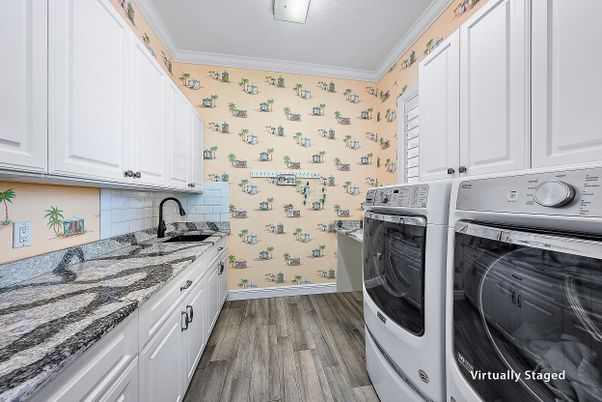 Interior, Washer, Wood Texture Flooring