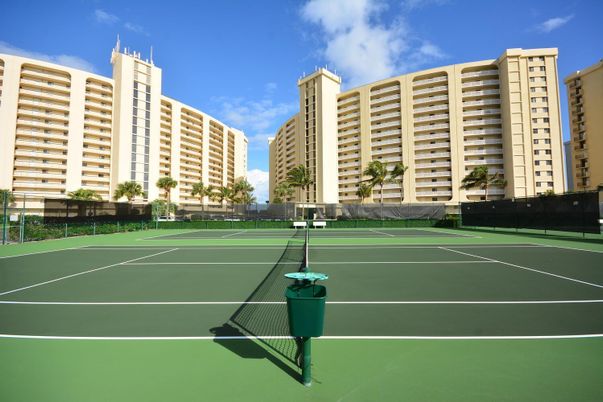 Exterior, Tennis Courts