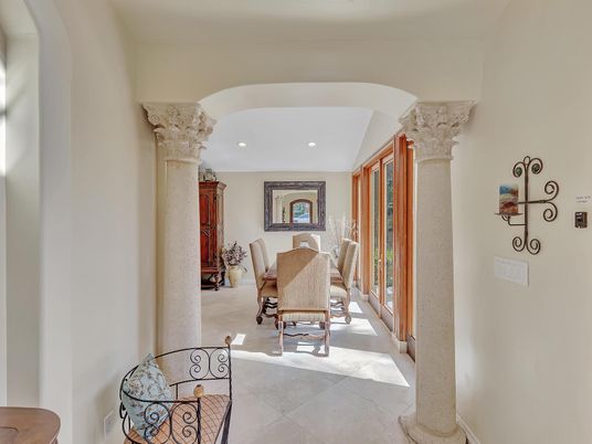 Dining room, Interior, Recessed Lighting