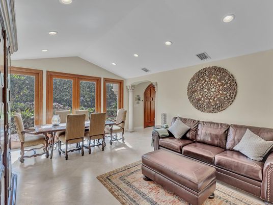 Dining room, Interior, Living room, Recessed Lighting