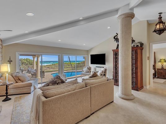 Interior, Living room, Recessed Lighting, Water