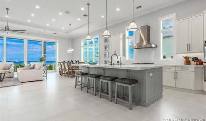 Chandelier, Dining room, Interior, Kitchen, Living room, Pendant Lights, Recessed Lighting, Stainless Steel Appliances, Water
