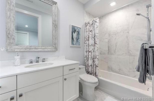 Bathroom, Interior, Marble, Marble Walls, Recessed Lighting