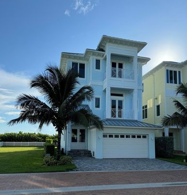 Attached, Exterior, Facade, Rowhouse
