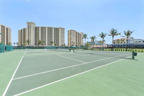 Exterior, Tennis Courts