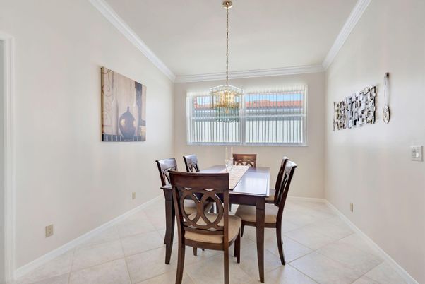 Chandelier, Dining room, Interior, Pendant Lights