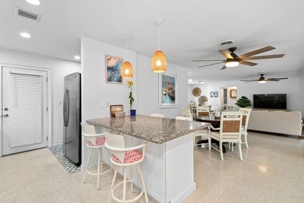 Dining room, Interior, Living room, Pendant Lights, Recessed Lighting