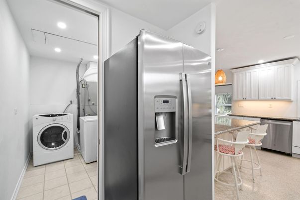 Interior, Kitchen, Recessed Lighting, Stainless Steel Appliances, Washer