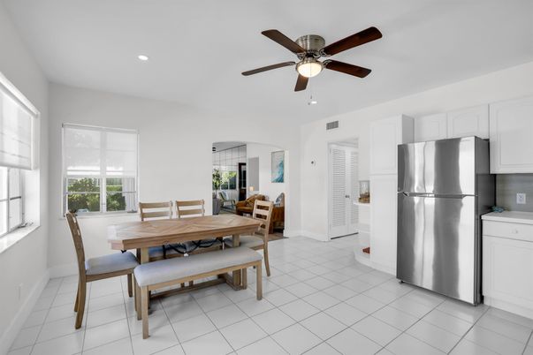 Dining room, Interior, Kitchen, Recessed Lighting
