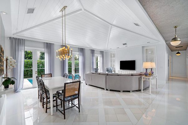 Chandelier, Dining room, Interior, Living room, Pendant Lights, Recessed Lighting