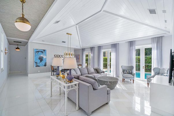 Dining room, Interior, Living room, Pendant Lights