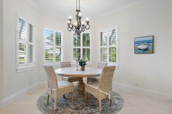 Chandelier, Dining room, Interior