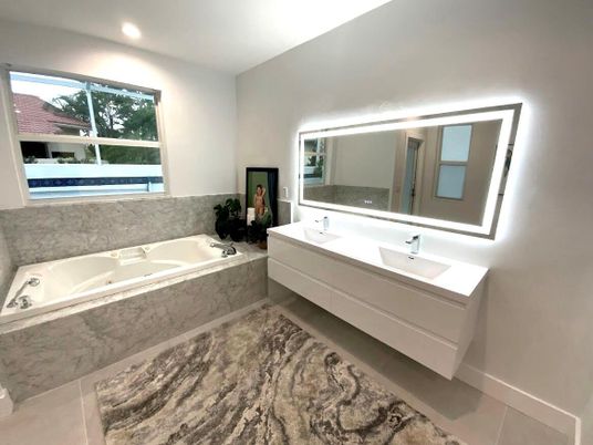 Bathroom, Dual Sink Vanities, Interior, Recessed Lighting
