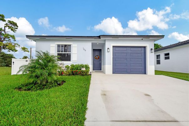 Attached, Exterior, Facade, Ranch