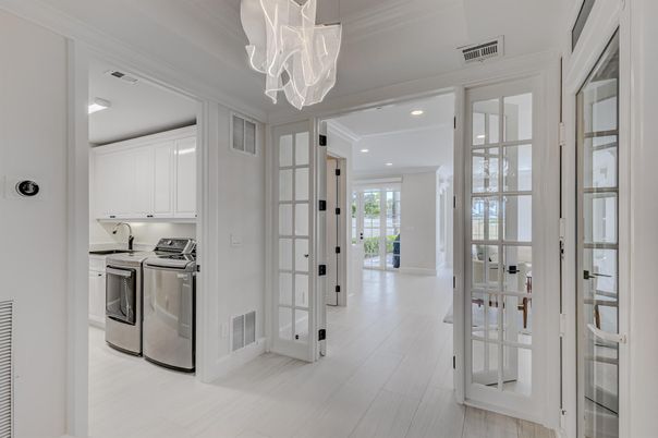 Chandelier, Interior, Recessed Lighting, Washer, Wood Texture Flooring