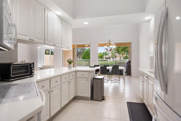 Chandelier, Dining room, Interior, Kitchen, Pendant Lights, Recessed Lighting