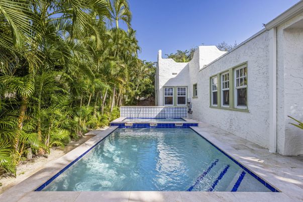 Exterior, Pool