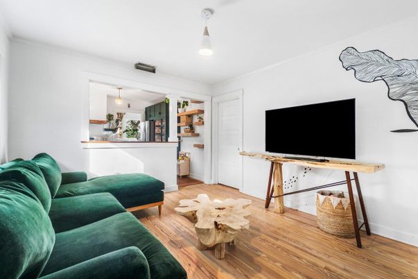 Interior, Pendant Lights, Wood Texture Flooring