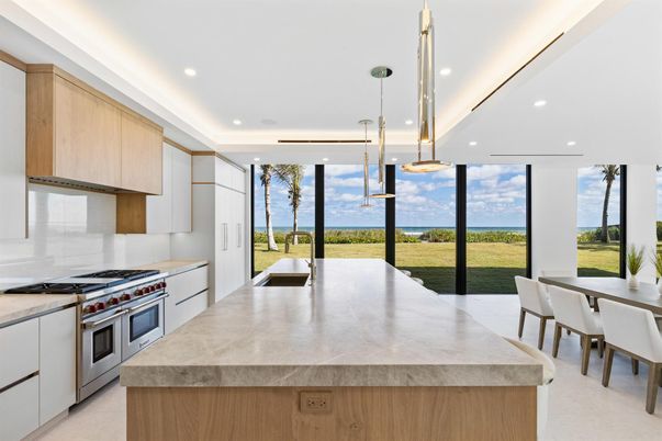Dining room, Interior, Kitchen, Pendant Lights, Recessed Lighting, Stainless Steel Appliances, Water